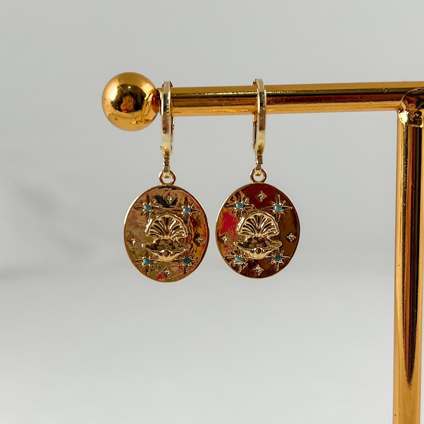 18k Gold Shell Earrings