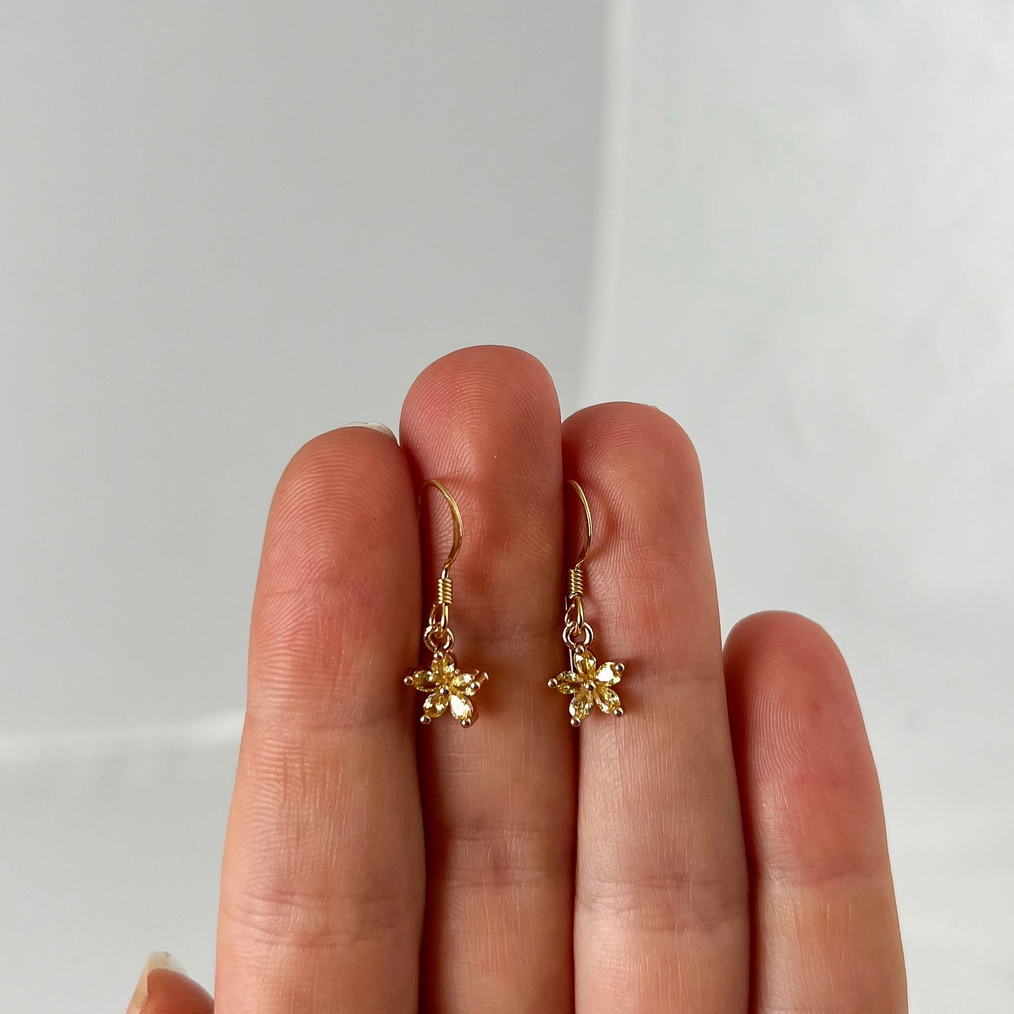 18k Gold Flower Earrings